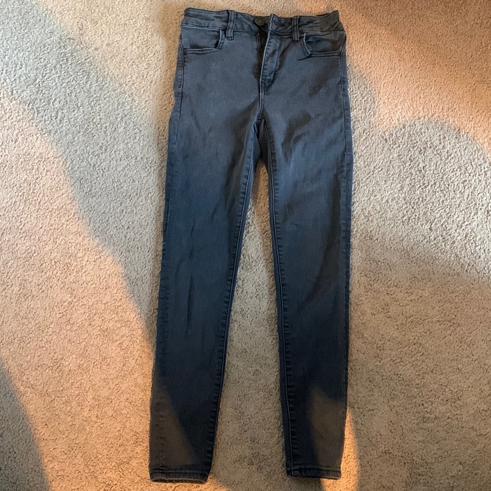 American Eagle Size 2 Short black jeans